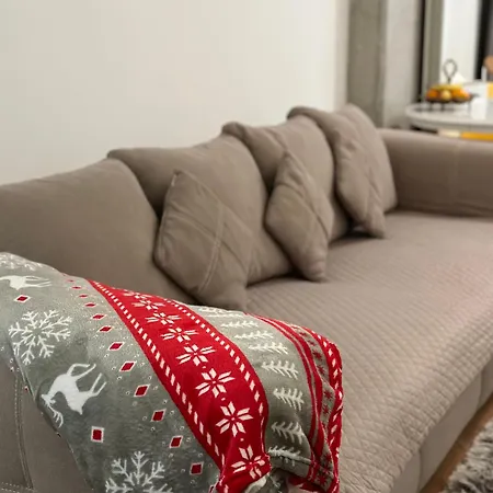 Apartment D&e *